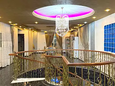 فيلا منفصلة للبيع - 8 غرف