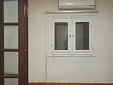 إداري للإيجار - 4 غرف - بالدور 0