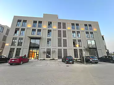 مكاتب للإيجار - 1 غرف - بالدور 3