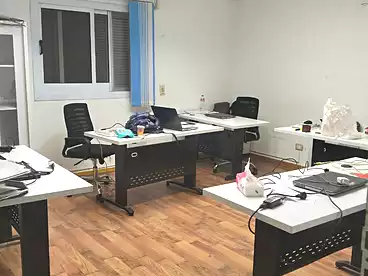 مكاتب للإيجار - 3 غرف - بالدور 0