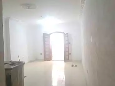 عقارات للإيجار - 3 غرف - بالدور 1