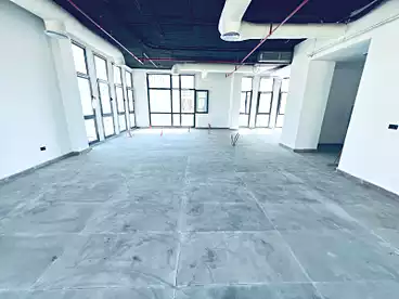 مبنى إداري للإيجار - 1 غرف