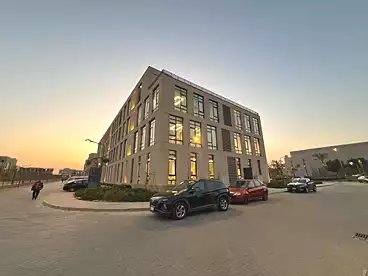 مكاتب للإيجار - 1 غرف - بالدور 1