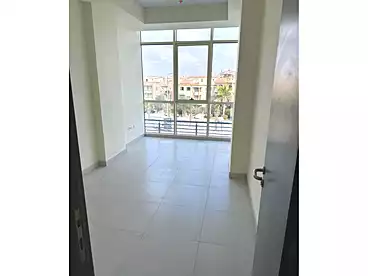 عيادات للإيجار - 1 غرف - بالدور 1