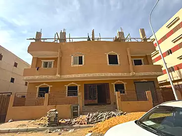 شقق للبيع - 3 غرف - بالدور 0