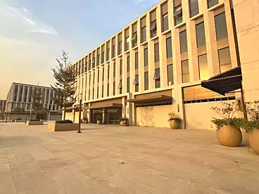 مكاتب للإيجار - 1 غرف - بالدور 1
