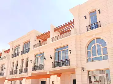تاون هاوس للبيع - 4 غرف