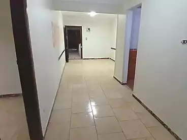 مكاتب للإيجار - 3 غرف - بالدور 1