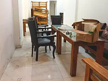 صيدليات للبيع