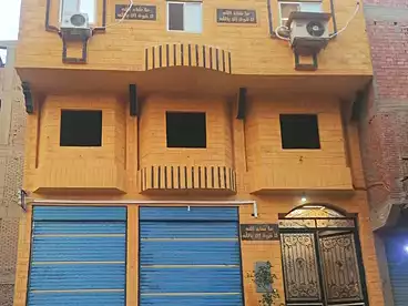 Building For sale - 9 rooms