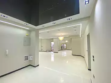 Private For rent in Street 66, Second Neighborhood, 240 sqm