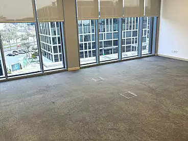 مكاتب للإيجار - 1 غرف - بالدور 5