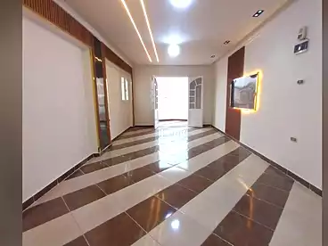 شقق للبيع - 3 غرف - بالدور 0