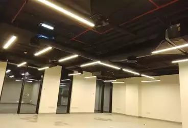 مقر إداري للإيجار - 4 غرف - بالدور 2