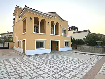 شقق للبيع - 4 غرف - بالدور 0