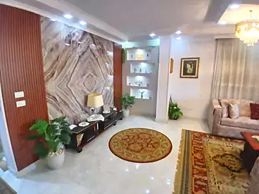 شقق للبيع في شارع محمود سامي البارودي، القرية السياحية الرابعه، 250 متر
