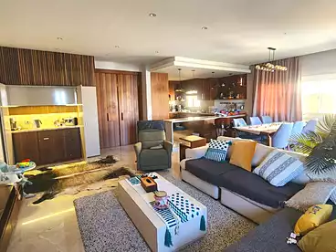 عقارات للبيع - 3 غرف - بالدور 2