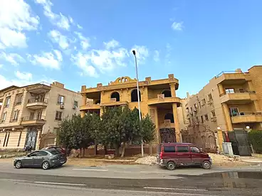 للبيع في شارع سمير شحاتة، الياسمين 1، 1500 متر