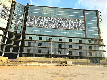 مكاتب للبيع - 1 غرف - بالدور 11
