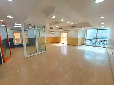 Administrative For rent in Carrefour Main Street, Zahraa El Maadi, 450 sqm