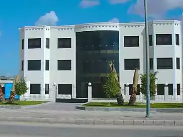 مصنع للبيع