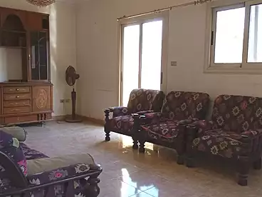 شقق مفروشة للبيع - 2 غرف - بالدور 4