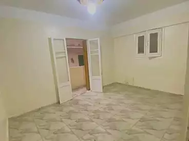 Apartments For sale in El Warsha St., El Hanouvel, 125 sqm