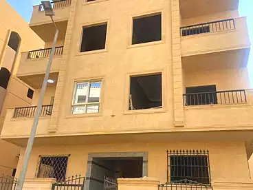 شقق للبيع - 3 غرف - بالدور 0
