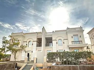 عقارات للبيع - 6 غرف