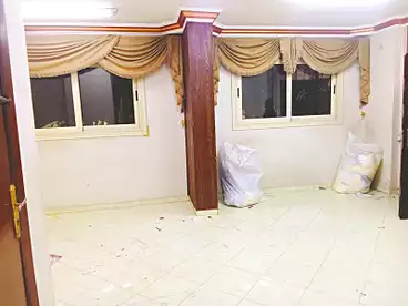شقق للإيجار - 2 غرف - بالدور 1