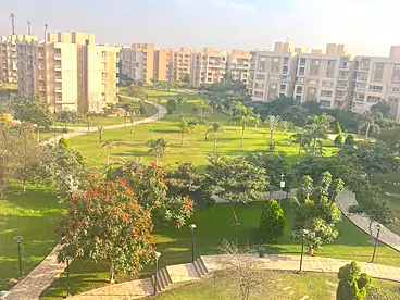 شقق للبيع في داون تاون مدينتي، مدينتي، 200 متر