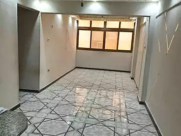 شقق للإيجار - 2 غرف - بالدور 0