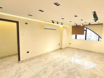 مقر إداري للإيجار في شارع الخمسين، زهراء المعادي، 135 متر