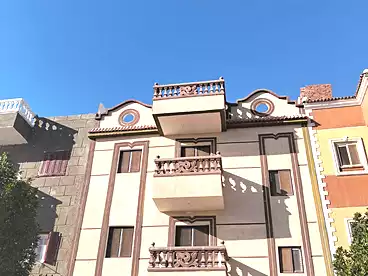 Building For sale - 6 rooms