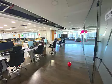 Offices For rent in Southern 90th St., 90th Street, 700 sqm
