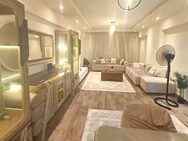 عقارات للإيجار في شارع 27، النزهة 2، 170 متر