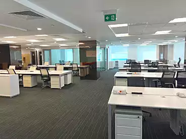 Administrative For rent in Southern 90th St., 90th Street, 455 sqm