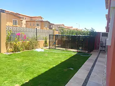 Villas For rent in Park Corner - Hyde Park Compound, Hyde Park Compound, 350 sqm