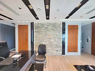 Administrative For rent in Northern 90th St., 90th Street, 190 sqm