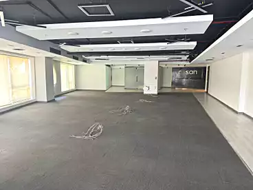 Administrative For rent in Southern 90th St., 90th Street, 550 sqm