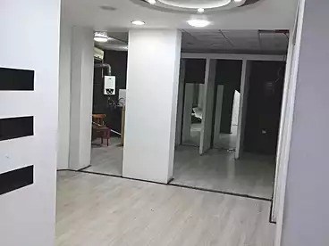 Shops For rent in Southern 90th St., 90th Street, 1000 sqm