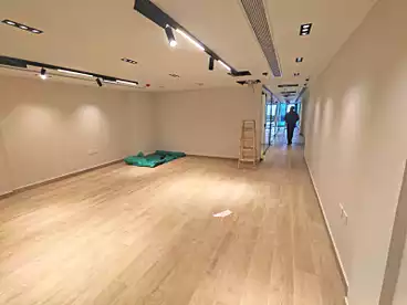 Administrative For rent in Northern 90th St., 90th Street, 250 sqm