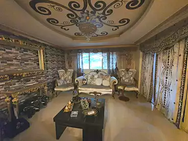 للبيع في شارع شهاب، المهندسين، 260 متر