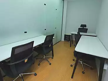 Administrative For rent in Southern 90th St., 90th Street, 120 sqm