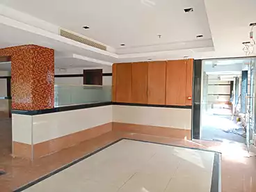 Administrative For rent in Southern 90th St., 90th Street, 450 sqm