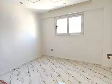 شقق للبيع في شارع خليل حماده، سيدي بشر بحري، 110 متر