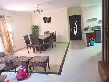 للبيع في شارع كعب بن مالك، النرجس 6، 200 متر