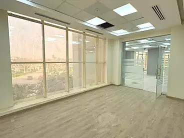 للإيجار في شارع التسعين الجنوبي، شارع التسعين، 1200 متر