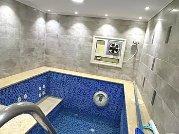 للبيع في شارع عمر مكرم، النرجس 8، 360 متر