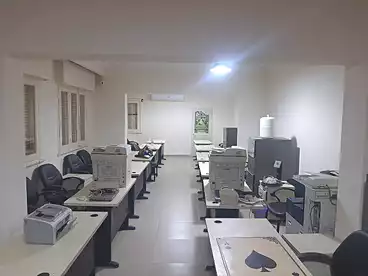 إداري للإيجار في شارع الميرغني، أرض الجولف، 300 متر